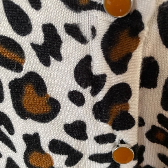 Ava Paige rayon/polyester button up sweater*Leopard-like* - Picture 7 of 10
